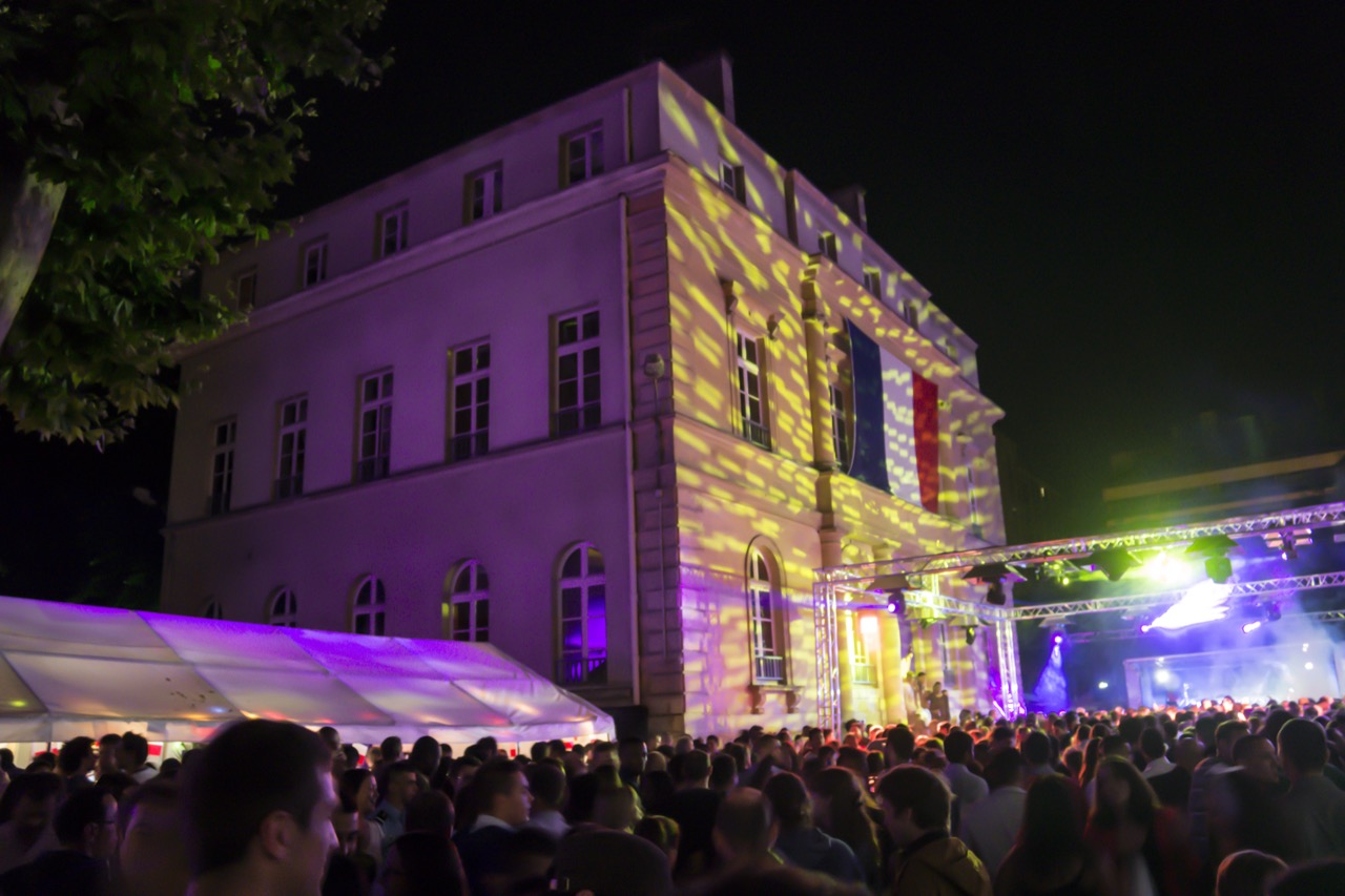 Neighborhood Fête — Dance at the firemen's ball